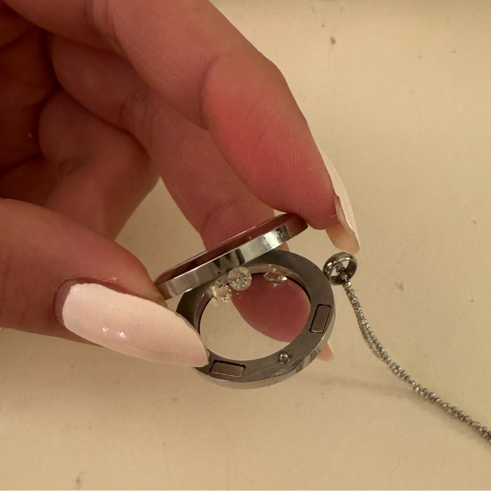 Metal Closure Circular Charm Locket Necklace